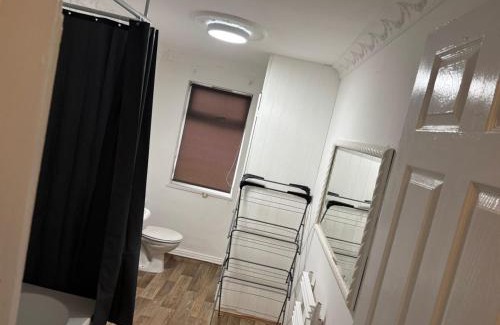 Leicester Casa | 4-Guest Charm Home w Street Parking & WiFi & Party