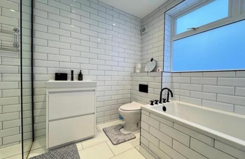 Doncaster Apartamento | 4 Guests - 2 Bedrooms - Parking - 9min City Centre