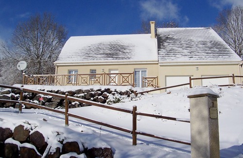 La Tour-dʼAuvergne Villa | 4 * villa de vacaciones en el corazón del macizo de Sancy