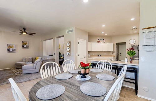 Sunrise Village Casa | 4 homes next to each other in Golf Course Gated Community for Large Groups!!