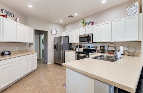 Sunrise Village Casa | 4 homes next to each other in Golf Course Gated Community for Large Groups!!