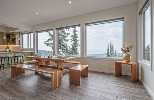 Silver Star Mountain Casa | 4 level duplex with 2 king beds, elevator, private hot tub, laundry and views