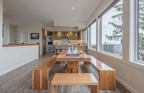 Silver Star Mountain Casa | 4 level duplex with 2 king beds, elevator, private hot tub, laundry and views
