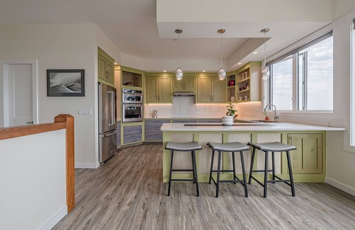 Silver Star Mountain Casa | 4 level duplex with 2 king beds, elevator, private hot tub, laundry and views