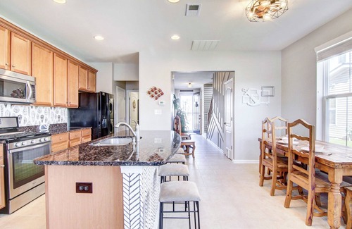 Millville Casa | 4 Mi Shuttle Ride to Ocean: Bethany Beach Getaway