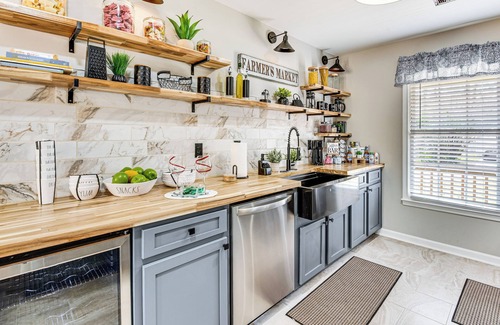 Church Street Casa | 4 Mi to Airport: Atlanta Home w/ Deck & Hot Tub