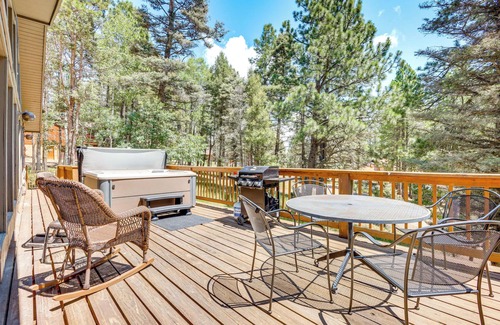 Angel Fire Cabaña | 4 Mi to Angel Fire Resort: Retreat w/Hot Tub