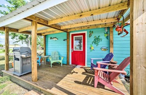 Rockport Casa | 4 Mi to Beach and Fishing Rockport Cottage with Deck!