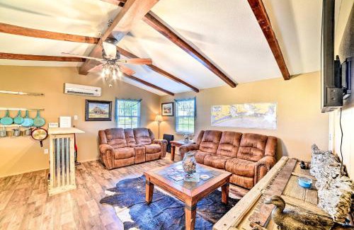 Rockport Casa | 4 Mi to Beach and Fishing Rockport Cottage with Deck!