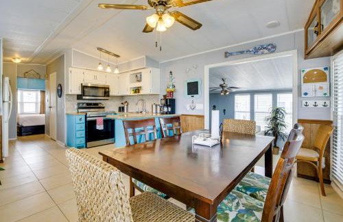 Port Isabel Casa | 4 Mi to Beach Home with Pool and Golf in Port Isabel!