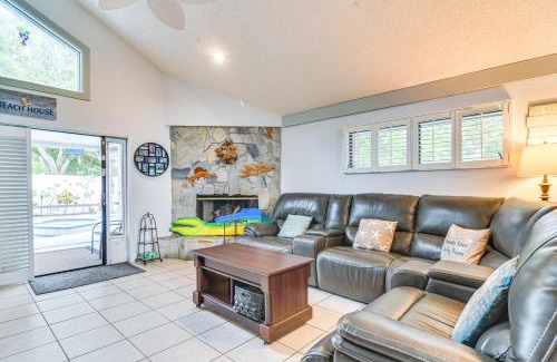 Seminole Casa | 4 Mi to Beach Sunny Seminole Home with Pool