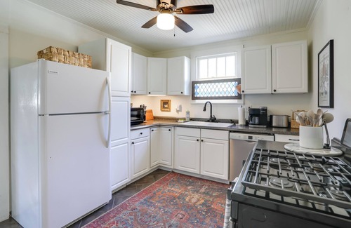 Mid City South Casa | 4 Mi to Dtwn: Baton Rouge Bungalow w/ Private Yard