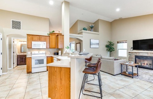 Grand Junction Casa | 4 Mi to Dtwn Grand Junction Hot Tub Haven!