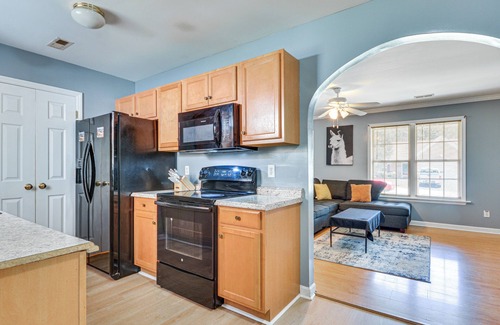 Greensboro Casa | < 4 Mi to Dtwn Greensboro: Renovated Home w/Yard!