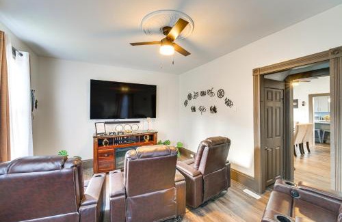 South Broadway Casa | 4 Mi to Dtwn Home with Patio in Cleveland!