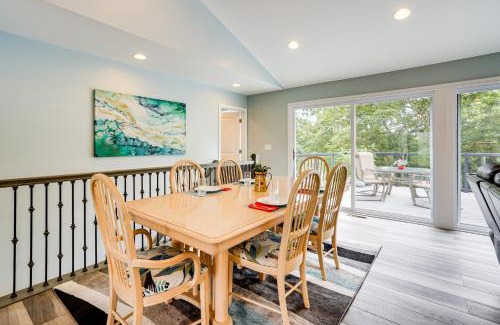 Lawrenceburg Casa | 4 Mi to Dtwn Ohio River Valley Home with Deck!