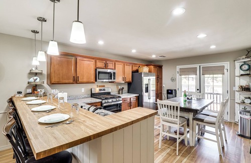 Torreon Cabaña | 4 Mi to Fool Hollow Lake: Show Low Home w/ Hot Tub