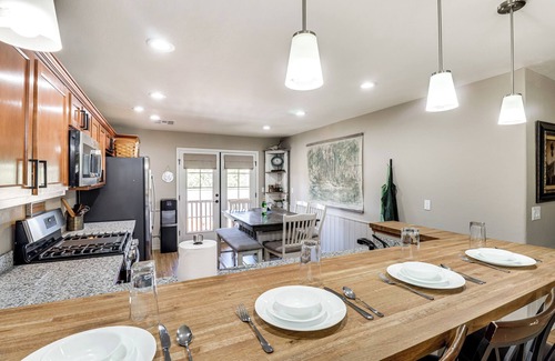 Torreon Cabaña | 4 Mi to Fool Hollow Lake: Show Low Home w/ Hot Tub