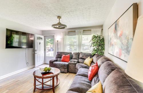 Newport News Casa | 4 Mi to Hampton Coliseum Home with Yard!