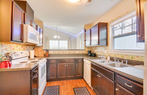 High Point Casa | 4 Mi to HPU: Pet-Friendly Home w/ Yard!