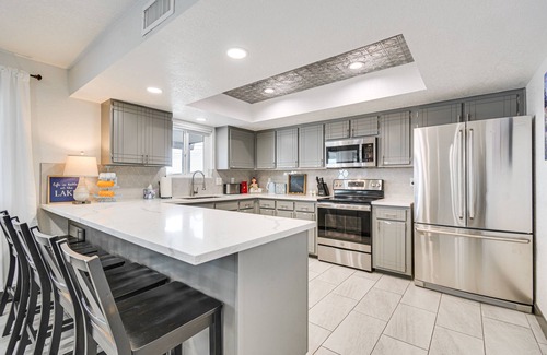 Lake Havasu City Casa | 4 Mi to London Bridge Beach: Family Home w/ Pool!