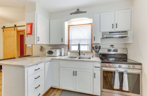 Zanesville Casa | 4 Mi to Main Street! Family Getaway in Zanesville