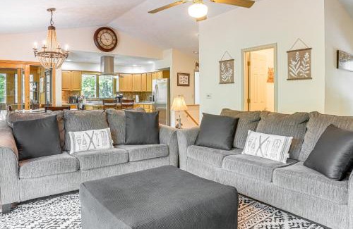 Massanutten Casa | 4 Mi to Massanutten Resort Family Home with Views!
