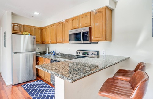 Washington Highlands Condominio | 4 Mi to Nationals Park: DC Condo w/ Balcony!