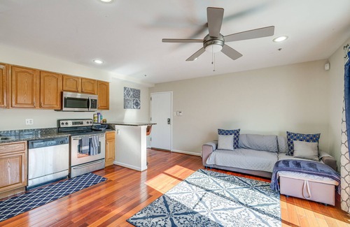 Washington Highlands Condominio | 4 Mi to Nationals Park: DC Condo w/ Balcony!