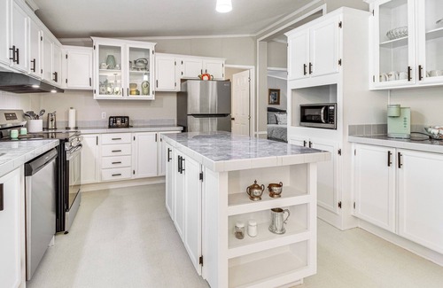 Elizabeth Casa | 4 Mi to Norfork Lake: Country Stay w/ Farm Views!