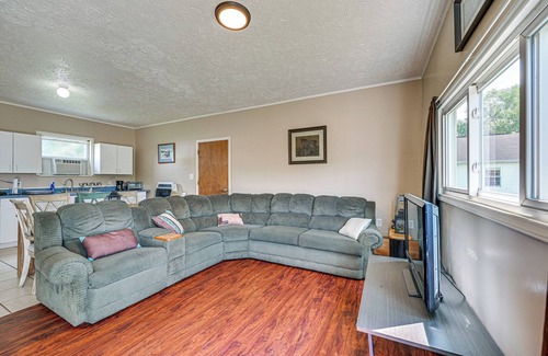 Belpre Casa | 4 Mi to Ohio River: Quiet Guest House w/Yard!