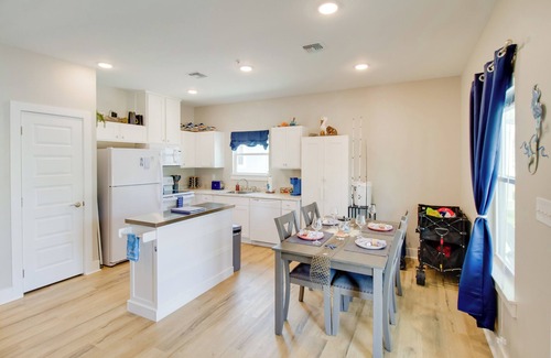 Fulton Cabaña | 4 Mi to Rockport Beach Park: Home w/Resort Perks