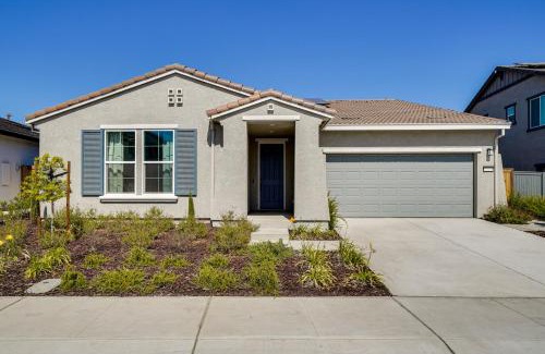 Peters Casa | 4 Mi to San Joaquin River Manteca Home with Patio!