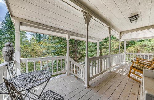 Cloudcroft Casa | 4 Mi to Ski Cloudcroft Family Escape with Fireplace