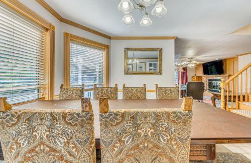 Cloudcroft Casa | 4 Mi to Ski Cloudcroft Family Escape with Fireplace