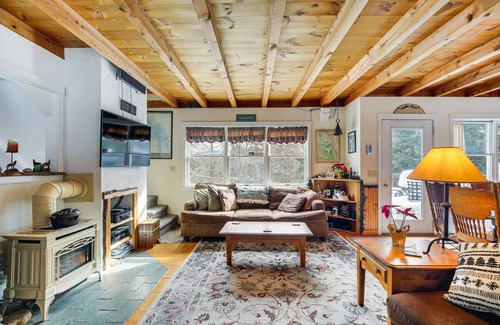 Waitsfield Casa | Mad River Valley Home w / Bañera de hidromasaje-4 mi. a Sugarbush