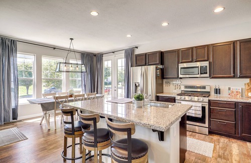 West Jordan Casa | Utah Family Home: Pool & Tennis Court Access