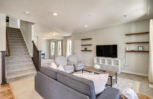 Daybreak Casa | 4 Mi to The District Family Home with Tennis Access