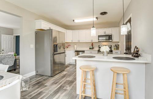 Parkville Apartamento | 4 Mi to Universities Quaint Parkville Apartment!