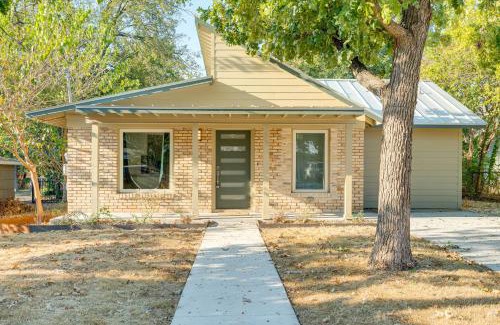 Highland Casa | 4 Mi to UT Austin Bright and Modern Family Home