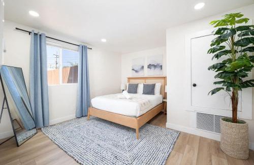 North Clairemont Casa | 4 Miles to Beach Central and Newly Renovated