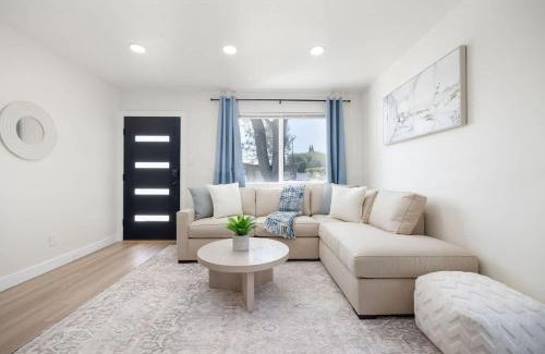 North Clairemont Casa | 4 Miles to Beach Central and Newly Renovated