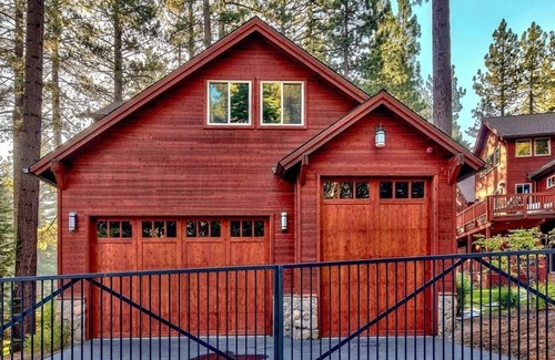 Y Area Casa | 4 miles to Lake, Heavenly, Casinos w/ 7 bedrooms, 5.5 baths, Sleeps 20, 6800 sqf