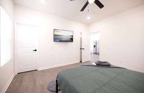 Burlington Casa | 4 Min to Downtown - 10 to Elon - Washer and Dryer