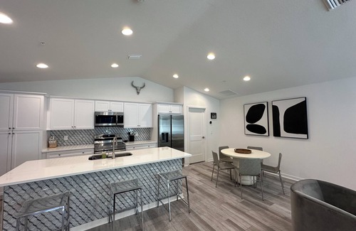 Fellowship Casa | 4 min to WEC, Crownwood Modern, NEW 3bd 2ba cozy townhome close to FAST