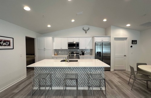 Fellowship Casa | 4 min to WEC, Crownwood Modern, NEW 3bd 2ba cozy townhome close to FAST