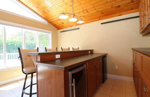 Port Franks Casa | 4 min WALK to sand beach & 4 water bodies. Central AC. 4 Fridges. Kid-friendly.