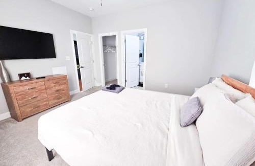 Chapel Hill Casa | 4 Minutes to UNC - 7 Minutes to Carrboro - En-Suite Bathrooms
