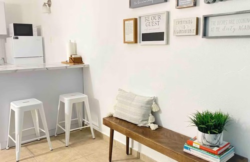 Hipodromo Apartamento | 4 people, 2 Full beds (bunk beds), AC, 1 bedroom, bathroom and kitchen.