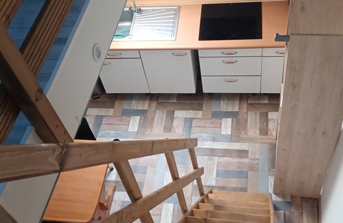 Saint-Pourcain-sur-Sioule Apartamento | 4-person 2-bedroom self-contained air-conditioned city center apartment